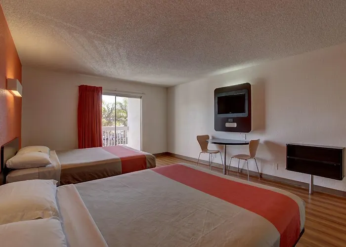 Motel 6-Santa Ana, Ca - Irvine - Orange County Airport