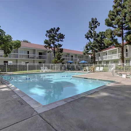 Motel 6-Santa Ana, Ca - Irvine - Orange County Airport 